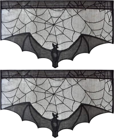 Set van 2 Halloween kanten vleermuisgordijnen, zwarte spinnenwebgordijnen | 2 zwarte kanten vleermuisgordijnen, perfect voor Halloween ramen, deuren, schoorsteenmantels en muren. Ideaal voor Halloween feestdecoraties en -benodigdheden.