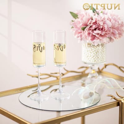 Set van 2 Gegraveerde Champagneglazen voor Bruid en Bruidegom - Perfect als Trouwen, Verloving of Verjaardagscadeau met Persoonlijke Touch