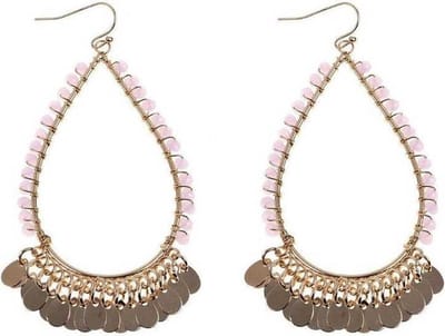 Oorbellen goudkleurige ovalen ringen met muntjesen roze kristal kralen