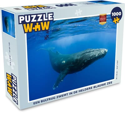 Puzzel Een bultrug zwemt in de heldere blauwe zee - Legpuzzel - Puzzel 1000 stukjes volwassenen