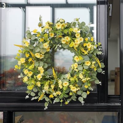 Kransen - Nep Madeliefje Krans - Eucalyptus Groenbladig - Lente deurring decoratie - Handgeweven Wilgentenen Basis - Voor Thuis/Bruiloft/Lente Decoratie - Onderhoudsvrij Kleurecht - Voor Gezinnen/Bruiloft/Horeca - Wit + Groen - Diameter 48cm - 1 Stuk