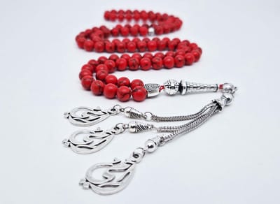 Handgemaakte tesbih "Tasbih" natuursteen "Rode howliet" - Aantal kralen 99 - Diameter kralen 8MM - met metaal tassel "Mijn moeder" - Een mooi cadeau-idee