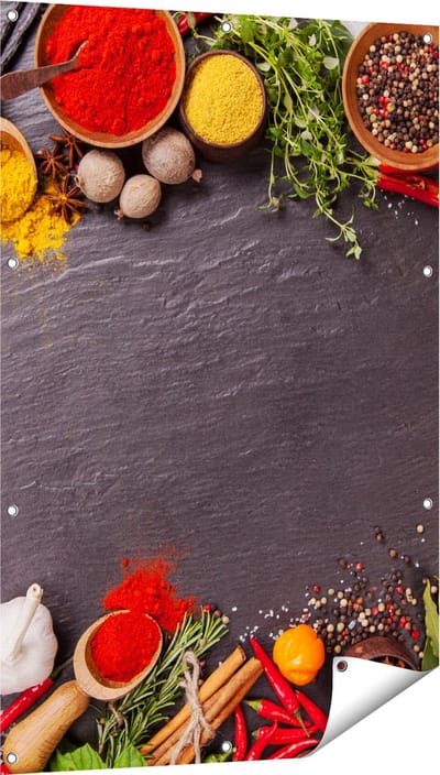 Gards Tuinposter Verschillende Kruiden op een Zwarte Tafel - 80x120 cm - Tuindoek - Tuindecoratie - Wanddecoratie buiten - Tuinschilderij