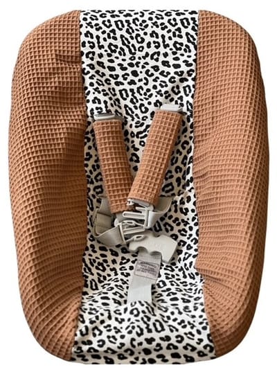 Stokke newborn hoes camel wit panter