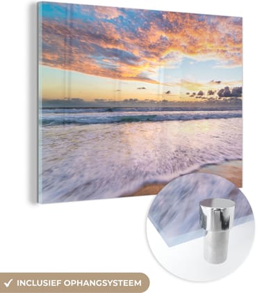 MuchoWow® Glasschilderij 160x120 cm - Schilderij acrylglas - Strand - Wolken - Water - Foto op glas - Schilderijen