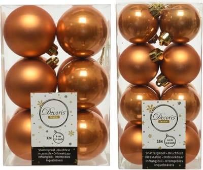 Kerstversiering kunststof kerstballen cognac bruin 4-6 cm pakket van 40x stuks - Kerstboomversiering
