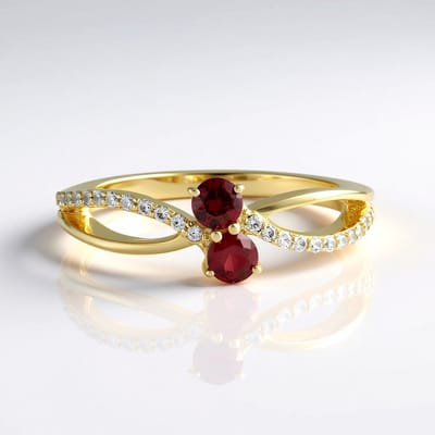 Cavill - Gouden Ring 9K met Rode Spinel Tanzania 0.286ct en Zirkonia Cambodja 0.238ct - Elegante Luxe Dames Sieraad