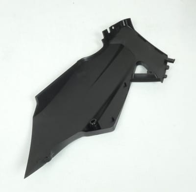 Sabot bas de caisse droit pour moto Aprilia 125 RS Euro 3 89768800XN3 Noir Neuf