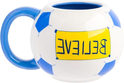 Gebeeldhouwde Mok - Voetbal Mok - Dranken Serveren - 3D Voetbal Design - 20 oz - Geel