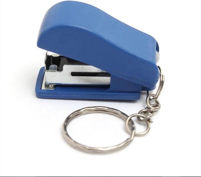 Mini Nietmachine - Kantoor Tool - Papier Binden - Met Sleutelhanger - 4 Stuks - Willekeurig
