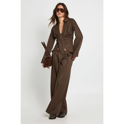 boohoo Dames Broek met plooidetails en wijde pijpen | Mocha | Maat: 6