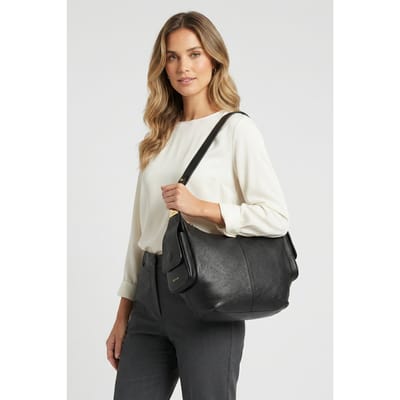 Coccinelle Large Leather Shoulder Bag In Black Größe: OS | Handtaschen Outlet | Damen | Schwarz