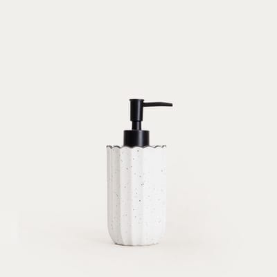 Homla - Scallop Zeepdispenser Keramiek - Badkamer Zeep Pompje Modern Design - Handzeep Dispenser Keuken & Badkamer - Compact Zeepfles Luxe Stoneware - 0.34L - 7.5 x 17.8 cm - Wit