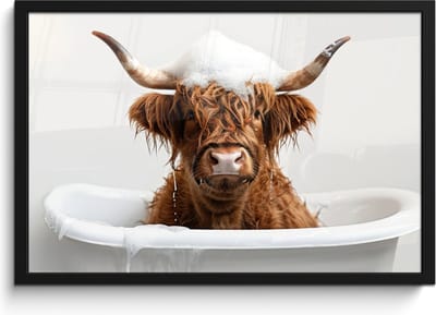 Poster in lijst - Fotolijst 60x40 cm - Posters - Schotse Hooglander - Bad - Koe - Dieren - Schuim - Posterlijst zwart - Wanddecoratie badkamer - Muurdecoratie WC - Decoratieve accessoires - Toilet muur decoratie