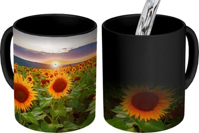 Magische Mok - Foto op Warmte Mokken - Koffiemok - Bloemen - Nacht - Zonsondergang - Zonnebloem - Horizon - Magic Mok - Beker - 350 ML - Theemok