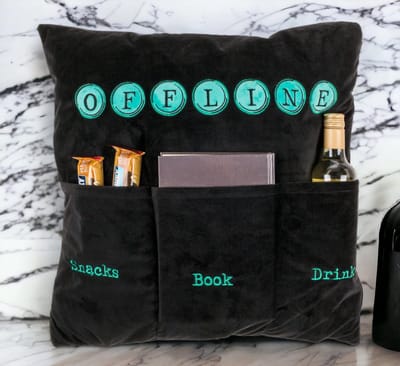 Dailygoods- Knuffelkussen 40 x 40 cm - 100% Polyester - 3 Vakken voor Snacks/Boeken/Drankjes - Zacht/Comfortabel - Modern Design - Perfect Cadeau - Relaxkussen