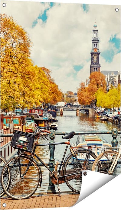 Gards Tuinposter Amsterdamse Brug bij een Brug met Fietsen - 60x90 cm - Tuindoek - Tuindecoratie - Wanddecoratie buiten - Tuinschilderij