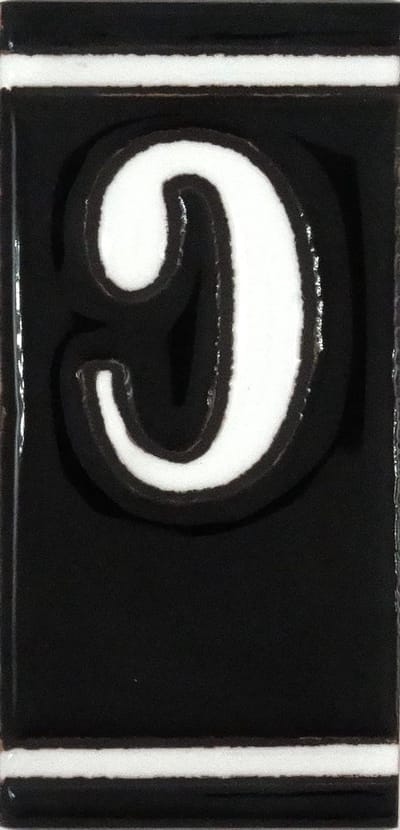 Huisnummer - Keramiek Bord - Huis Identificatie - Handbeschilderd Design - 5 x 11 cm - Zwart