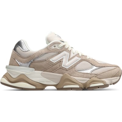 New Balance 9060 Sneakers Dames - Bruin - Maat 37.5 - Suède