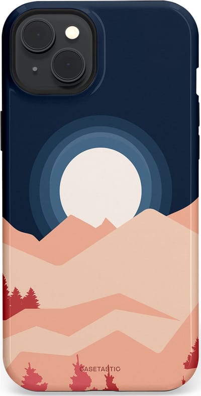 Casetastic hoesje geschikt voor Apple iPhone 15 Plus - MagSafe - Dubbellaagse bescherming - Bergen bij maanlicht - Fashion Case - Zwart Perzik Zand Koraal