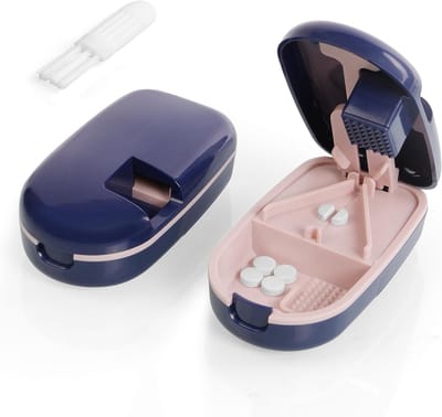 Draagbare pillensnijder voor kleine en grote tabletten, 3-in-1 tabletdispenser met borstel voor ouderen en kinderen, ideaal voor het eenvoudig snijden en opslaan van medicatie.