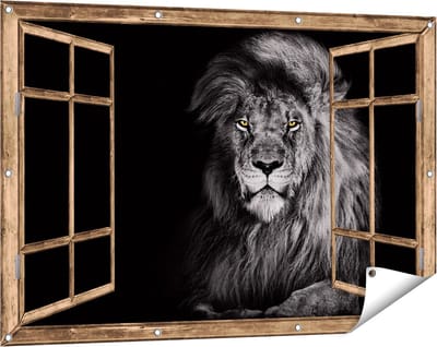 Gards Tuinposter Doorkijk Leeuw met Oranje Ogen - Zwart Wit - 120x80 cm - Tuindoek - Tuindecoratie - Wanddecoratie buiten - Tuinschilderij
