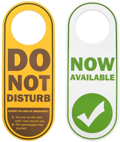 Dailygoods- Deurhangerbord 2 stuks - Dubbelzijdig PVC - Geschikt voor kantoren - Online vergaderingen - Privacy behouden - Afmetingen 24x9 cm - Deurbord