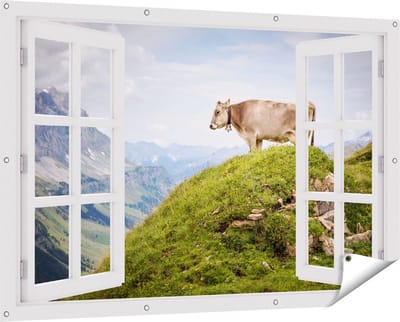 Gards Tuinposter Doorkijk Koe in de Bergen - 150x100 cm - Tuindoek - Tuindecoratie - Wanddecoratie buiten - Tuinschilderij
