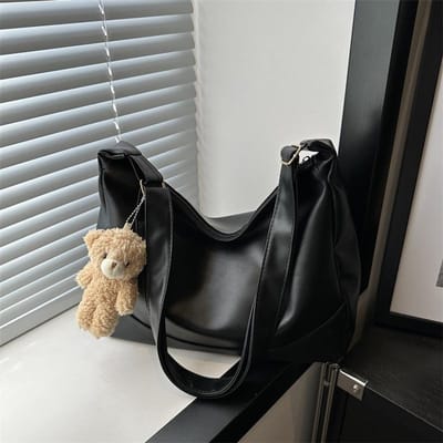 Grote Capaciteit, Modieuze en Eenvoudige Effen Kleur Schoudertas voor Dames Lente Nieuwe Koreaanse Versie van Okseltas Casual Dumplingtas With pendant white
