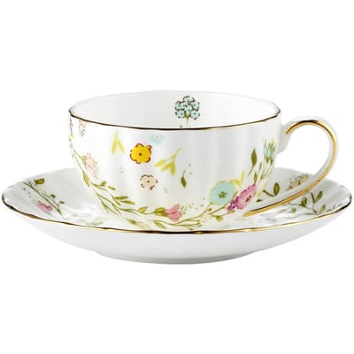 Koffiekopje en schotelset in Scandinavische stijl Keramisch Pompoenkopje Schotel Creatief Eenvoudig Afternoon Tea Kopje Engels Zwarte Thee Bloemen 180 white