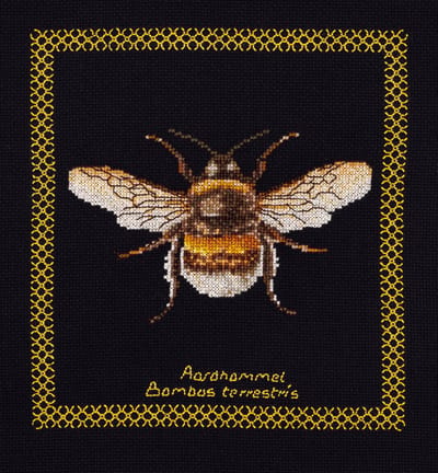 Thea Gouverneur - Borduurpakket met telpatroon - 3018.05 - Voorgesorteerde DMC Garens - Hommel - Zwart Aida - 17 cm x 18 cm - DIY Kit