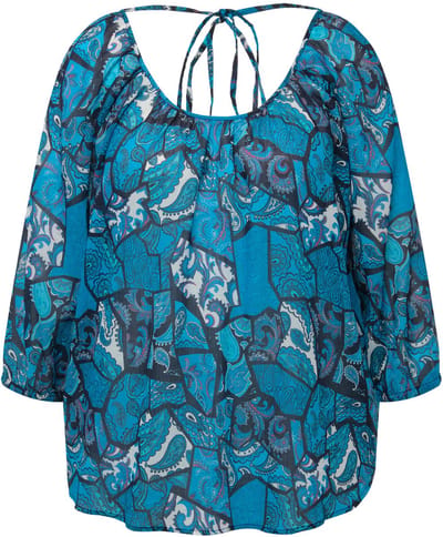 Ulla Popken - Dames - Blouse bloemenprint ronde hals striklint op d erug - Saffierblauw - Maat 42+