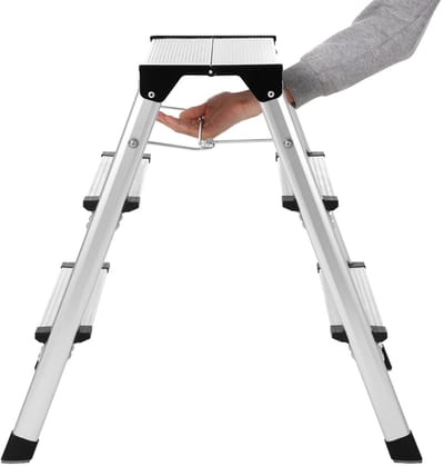 Norvia - Opvouwbare Huishoudtrap - 3 Treden - Aluminium - 62 CM - Lichtgewicht En Stabiel - Antislip Treden En Voetkappen