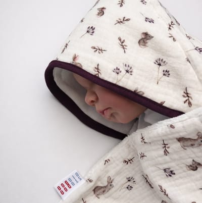 Studio BooBoo - Baby Badhanddoek met Kap - Hydrofiel/Badstof - Konijntjes Print - Perfect voor Bad en Zwemmen