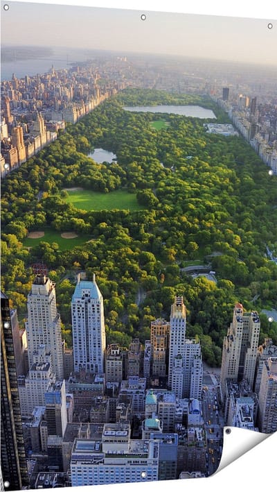 Gards Tuinposter Central Park in New York met Wolkenkrabbers - 100x150 cm - Tuindoek - Tuindecoratie - Wanddecoratie buiten - Tuinschilderij