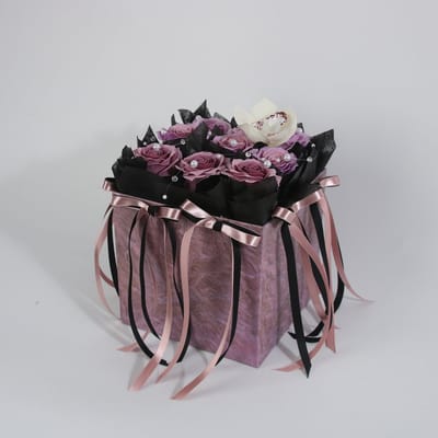 La Roselle Amsterdam Luxe Bloemenbox met Paarse Kunstrozen en Orchidee – Decoratief Rozenboeket in Cadeaubox