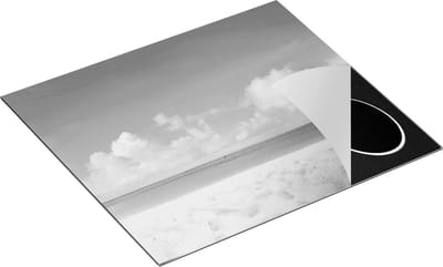 Chefcare Inductie Beschermer Strand en Zee met Helder Witte Zand - Zwart Wit - 60x50 cm - Afdekplaat Inductie - Kookplaat Beschermer - Inductie Mat
