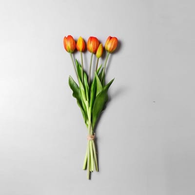 Europese Stijl Gesimuleerde Bloemsieraden Tulp Boeket Nep Bloemsieraden Woonkamer Binnen Koffietafel Tafel Eettafel Bloemen Decoratie white