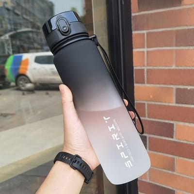 Bouteille d'eau de sport de grande capacité de 1 000 ml, gobelets en plastique réutilisables et portables, anti-fuites, pour l'extérieur, les voyages, la gym 1.0L blanc noir