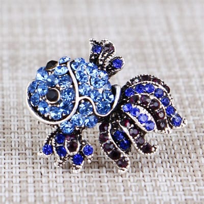 Vintage zilveren broche voor dames, schattige gouden vis, dierencorsage, legering, corsagespeld, kledingaccessoires gray