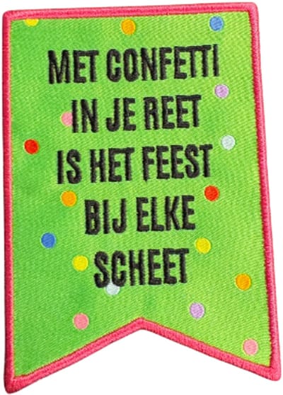 Strijkembleem “Met confetti in je reet is het feest bij elke scheet” – 6 x 8 cm groen
