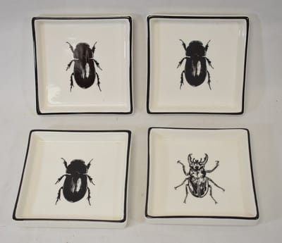 Mica - 4 stuks - schaal - schaaltje - decoratieschaaltjes - snackschaal - tor - kever - wit - zwart - H2 x Br11 x L11 cm