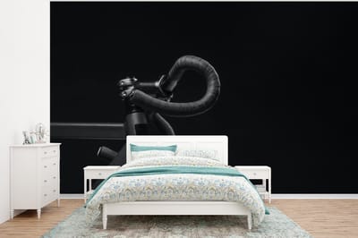 Behang - Fotobehang Fiets - Stuur - Zwart - Wit - Breedte 320 cm x hoogte 240 cm