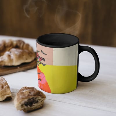 Magische Mok - Foto op Warmte Mokken - Koffiemok - Retro - Vrouw - Kopje - Vlinders - Magic Mok - Beker - 350 ML - Theemok