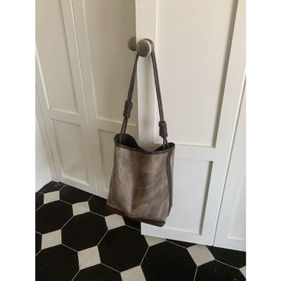 Niche Design Retro Herfst en Winter Tote Bag voor Dames Grote Capaciteit Emmer Tas Veelzijdige One-shoulder Commuter Grote Tas