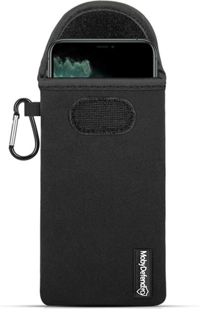 MobyDefend Hoesje - Geschikt voor iPhone XS - Neopreen Pouch Met Karabijnhaak - Insteek - Riemlus - Zwart