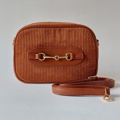 ribstof crossbody tas dames bruin - ovale schoudertas met messing details - trendy compacte handtas casual stijl