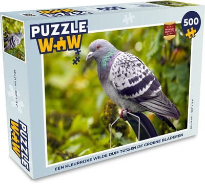 Puzzel Een kleurrijke wilde duif tussen de groene bladeren - Legpuzzel - Puzzel 500 stukjes