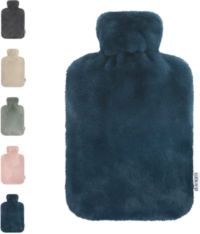 Ølav North – Kruik met Nordic Fur hoes - Incl geschenkverpakking - Tot 6 uur warmte - Heerlijk zacht - Warmwaterkruik - 1.8 liter – Fjord Blue - Cadeau voor haar, vrouw, vriendin