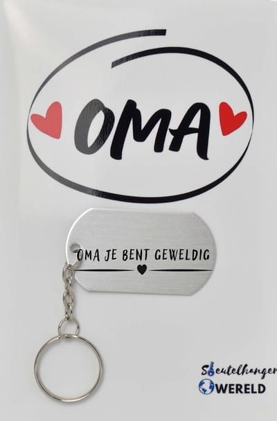 Oma je bent geweldig Sleutelhanger inclusief kaart - oma cadeau - oma - Leuk kado voor je oma om te geven - 2.9 x 5.4CM